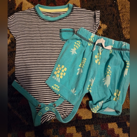 0-3 Months Cat & Jack Striped Baby Onesie And Shorts Pineapple Print - Picture 1 of 3